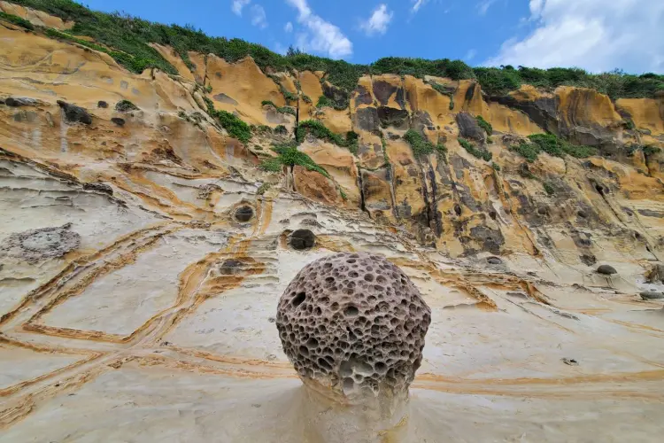 蜂窩岩